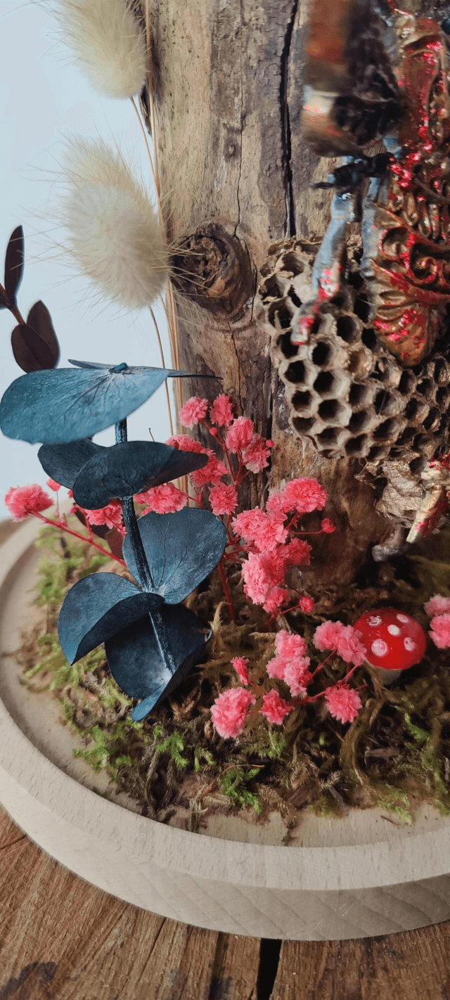 Fantasy sous cloche: les abeilles butinantes 